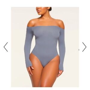 Skim Off-Shoulder blue Bodysuit